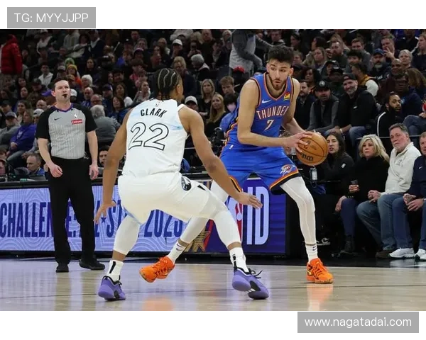 霍姆格伦30+14+5领雷霆七连胜击败快船